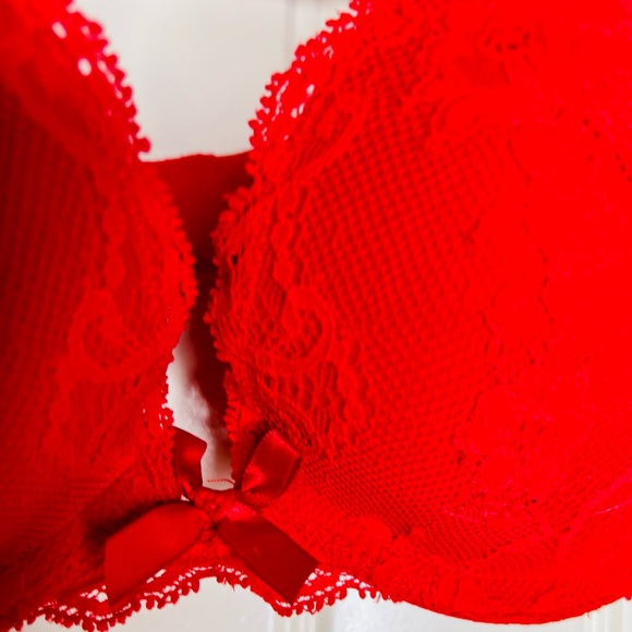 Victoria’s Secret DREAM ANGELS Lace Push-Up Bra, Red Lace and Silk, Sz 34B - Picture 2 of 9